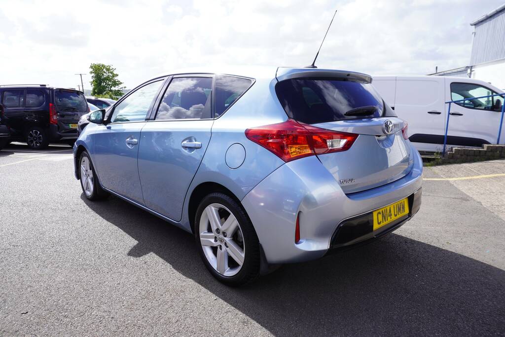 Toyota Auris Icon Silver #16