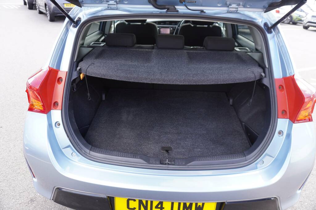 Toyota Auris Icon Silver #13