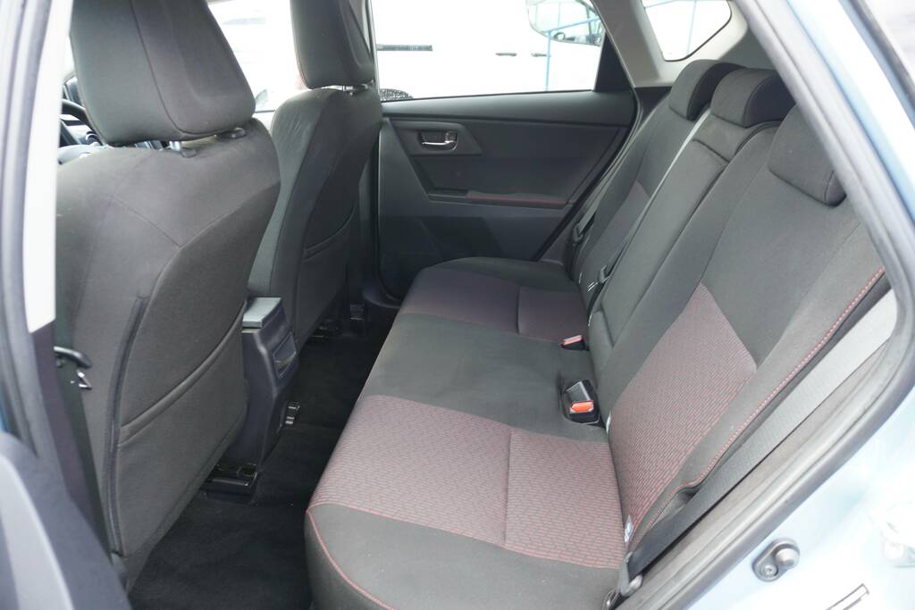 Toyota Auris Icon Silver #9