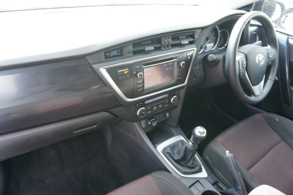 Toyota Auris Icon Silver #20