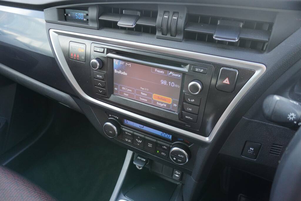 Toyota Auris Icon Silver #21