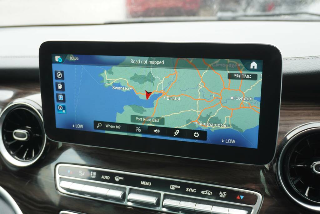 Mercedes-Benz V Class Mpv Black #28