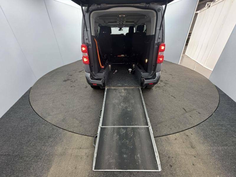 Citroen SpaceTourer Bluehdi Business M Eat8 Ss, Wheel Chair Accessibl Grey #3