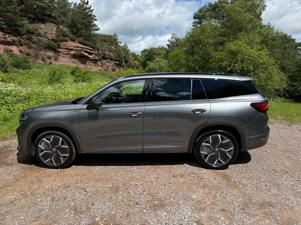 Skoda Kodiaq Tdi Sportline Suv MA25WLX Grey #2