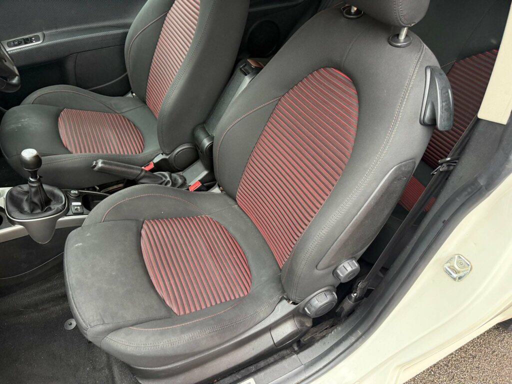 Alfa Romeo MiTo Distinctive Red #25