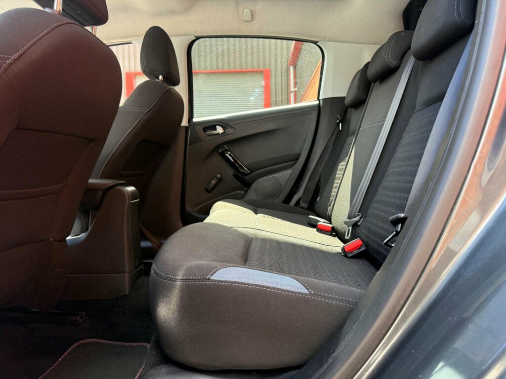 Peugeot 208 Active Black #22