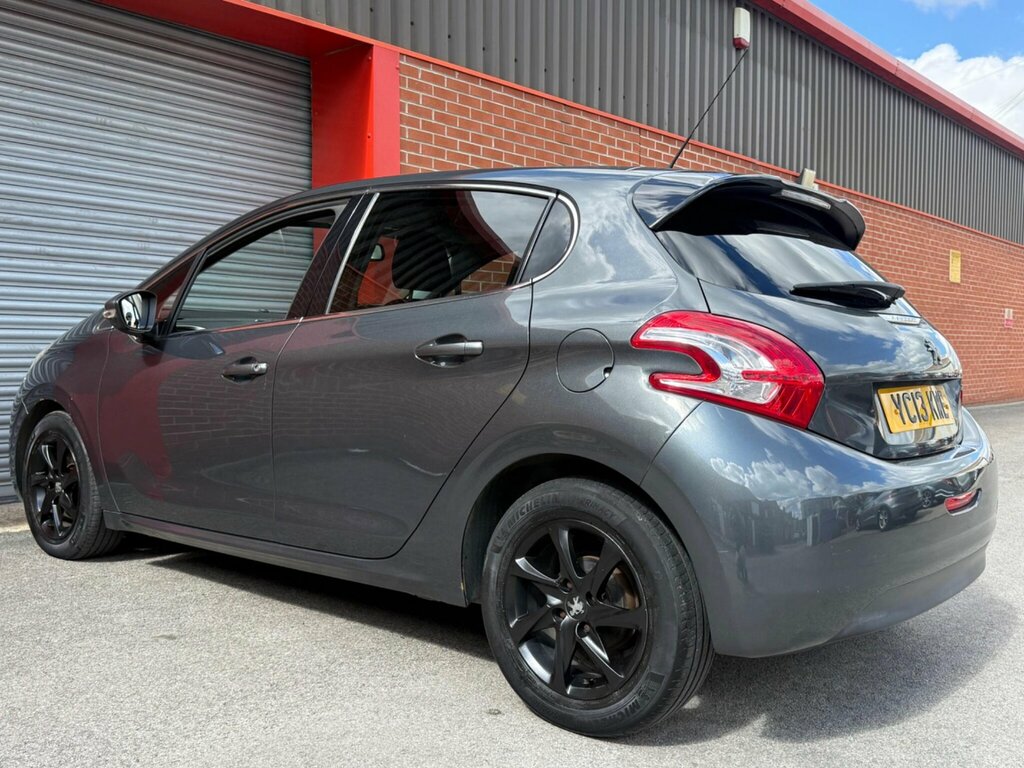 Peugeot 208 Active Black #28