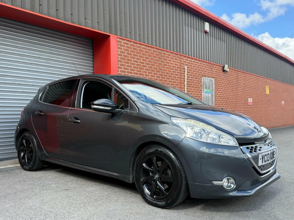 Peugeot 208 Active Black #1