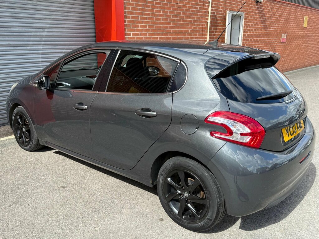 Peugeot 208 Active Black #29