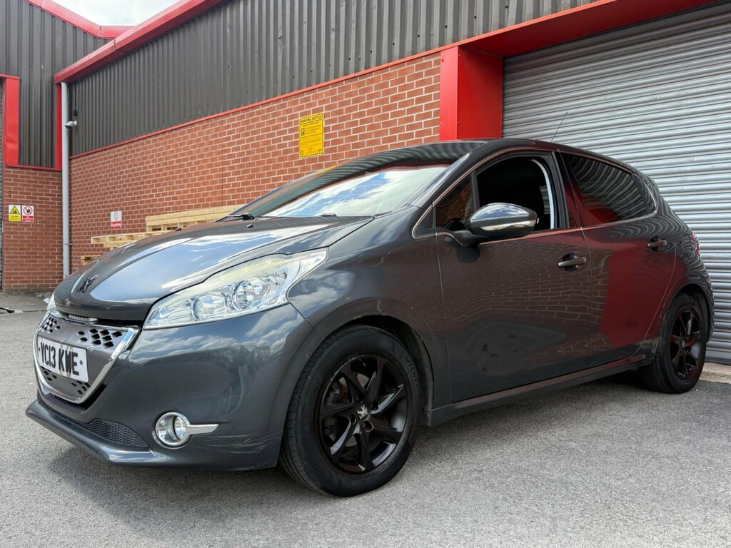 Peugeot 208 Active Black #4