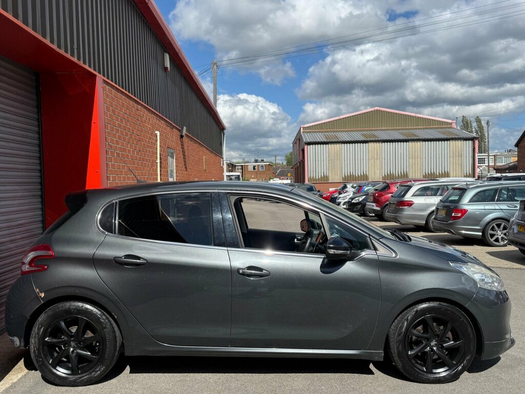 Peugeot 208 Active Black #7