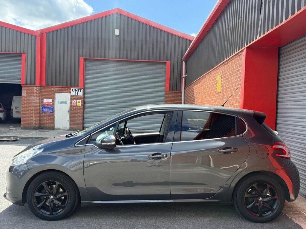 Peugeot 208 Active Black #6