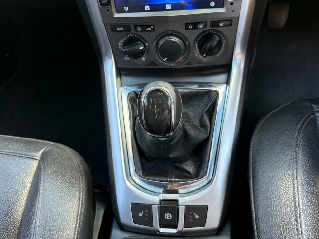 Vauxhall Antara Exclusiv, 2Wd, 2.2 Turbo 165Bhp, Gold #18