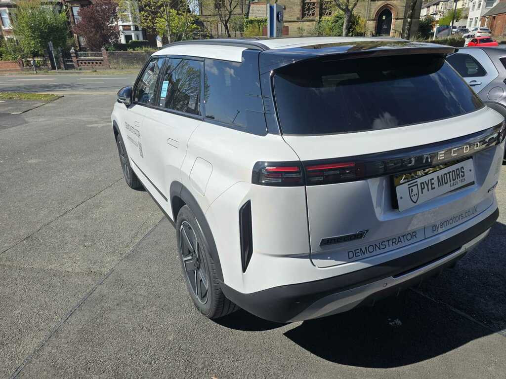 JAECOO 7 1.5T Shs 18.3Kwh Luxury Suv Plug-in Hyb White #4