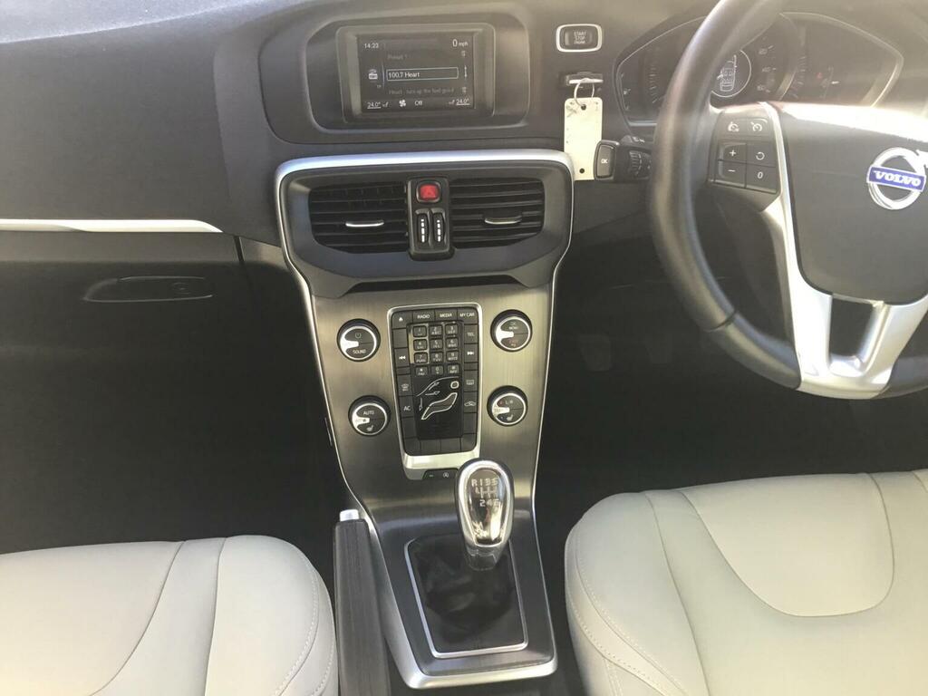 Volvo V40 Hatchback 1.6 T3 Se Euro 5 Ss 201313 WV13ZMU Brown #5