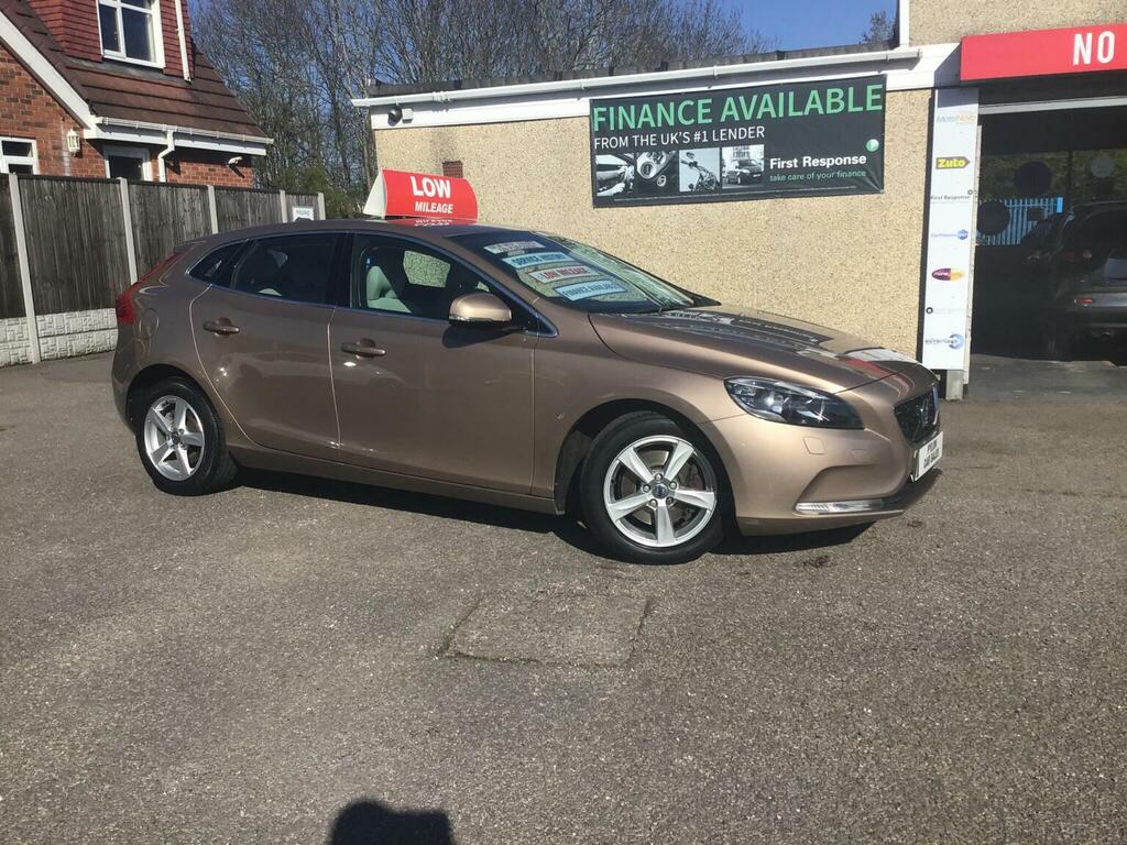 Volvo V40 Hatchback 1.6 T3 Se Euro 5 Ss 201313 WV13ZMU Brown