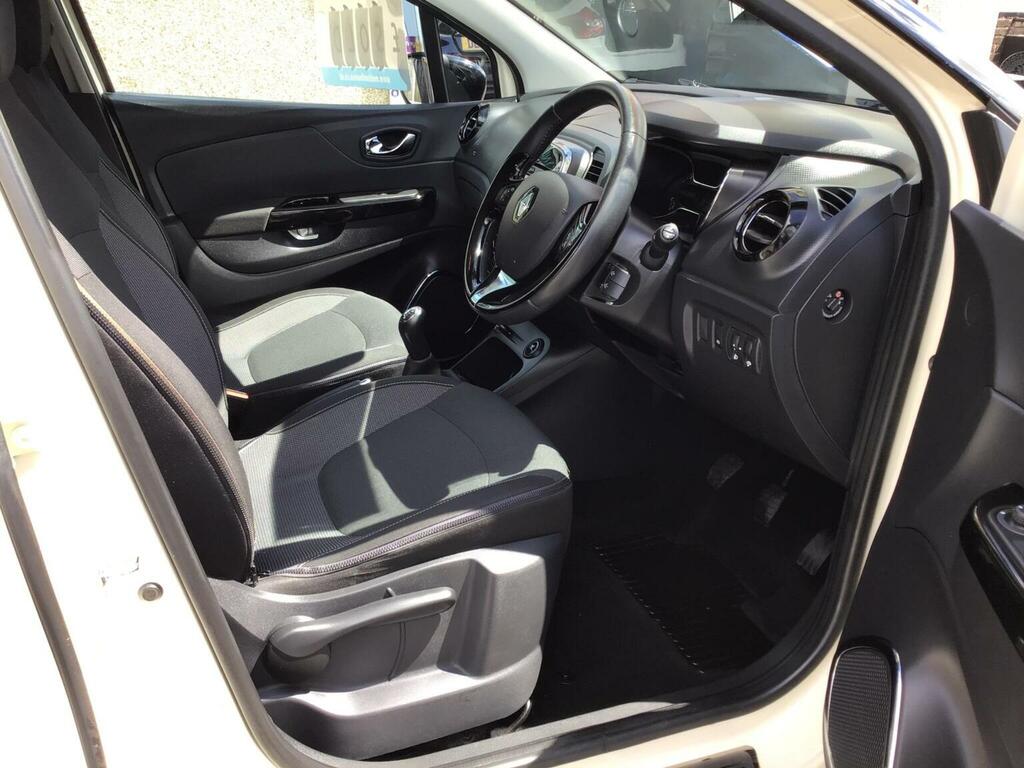 Renault Captur Suv 0.9 Tce Energy Dynamique Medianav Euro 5 Ss JU14GEE White #2