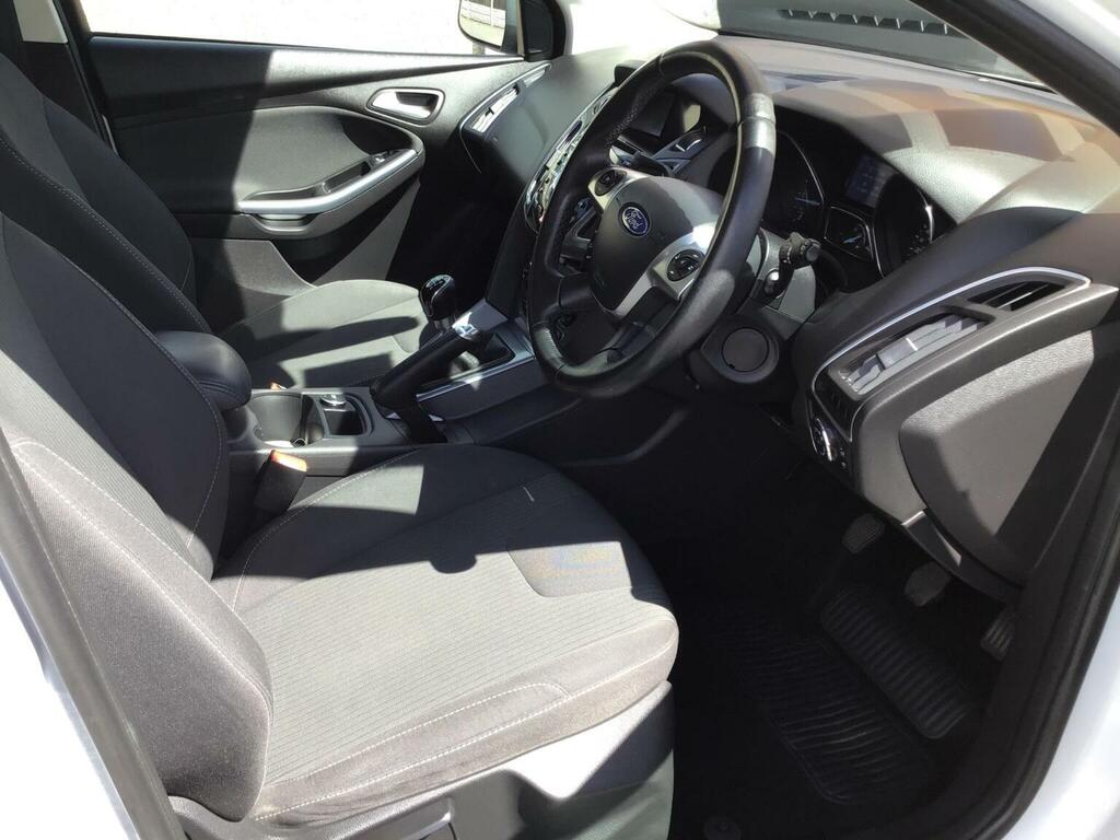 Ford Focus 1.6 Tdci Titanium Navigator Euro 5 Ss White #2