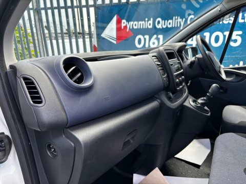 Vauxhall Vivaro White #9