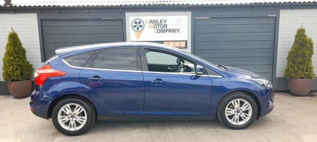 Ford Focus 1.0T Ecoboost Titanium Navigator Hatchback Pet BX64XJD Blue #2