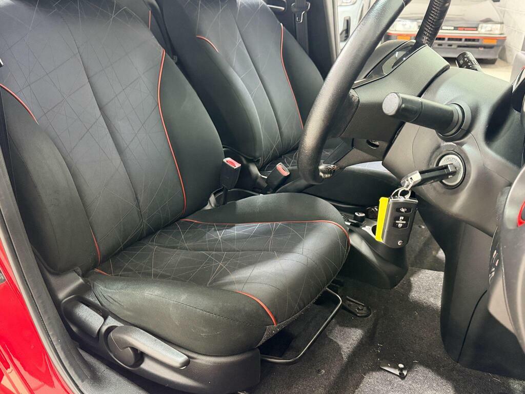 Mazda 2 Skyactiv-d Se-l Nav Tourer Black #54