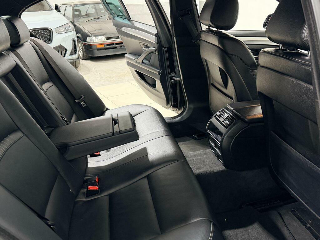 BMW 5 Series Silver #70