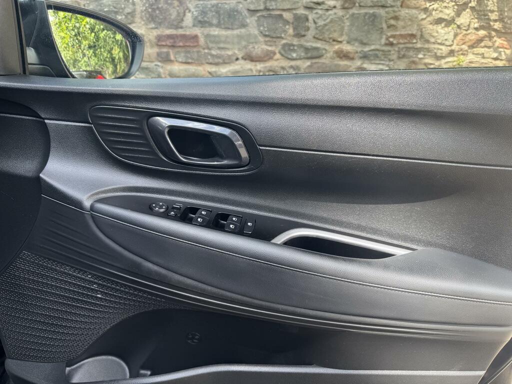 Hyundai Bayon 1.0 T-gdi Mhev Premium Blue #24