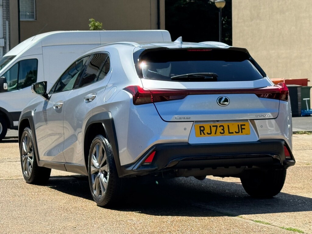 Lexus UX Estate Silver #4