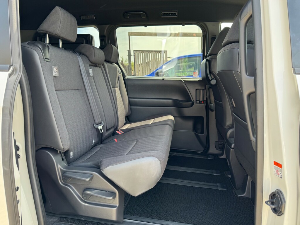 Toyota Voxy Mpv 2.0 Ulez Free P Doors Camera 7 Seat 2014 Green #58