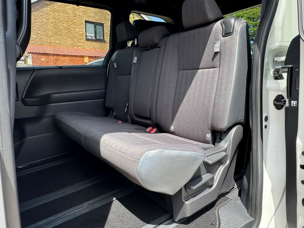 Toyota Voxy Mpv 2.0 Ulez Free P Doors Camera 7 Seat 2014 Green #51
