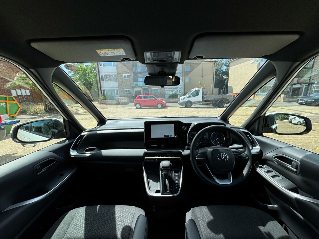 Toyota Voxy Mpv 2.0 Ulez Free P Doors Camera 7 Seat 2014 Green #23
