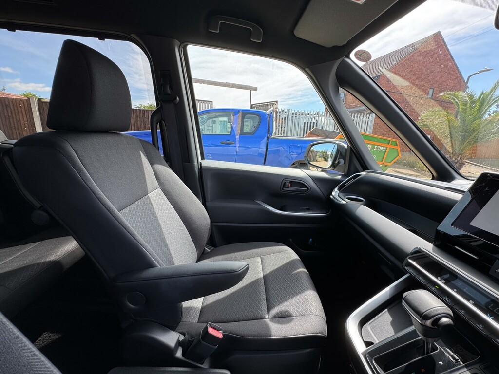 Toyota Voxy Mpv 2.0 Ulez Free P Doors Camera 7 Seat 2014 Green #14