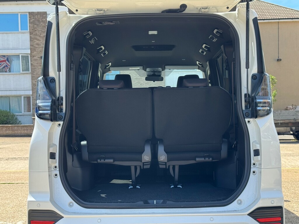 Toyota Voxy Mpv 2.0 Ulez Free P Doors Camera 7 Seat 2014 Green #69