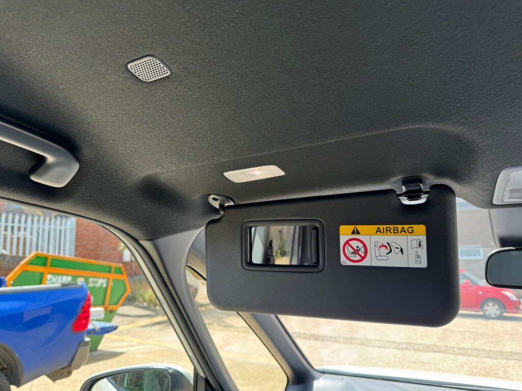 Toyota Voxy Mpv 2.0 Ulez Free P Doors Camera 7 Seat 2014 Green #25