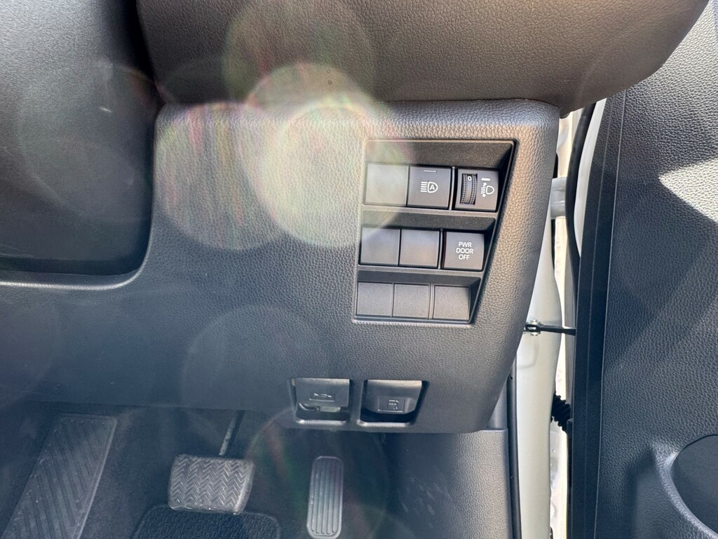 Toyota Voxy Mpv 2.0 Ulez Free P Doors Camera 7 Seat 2014 Green #45