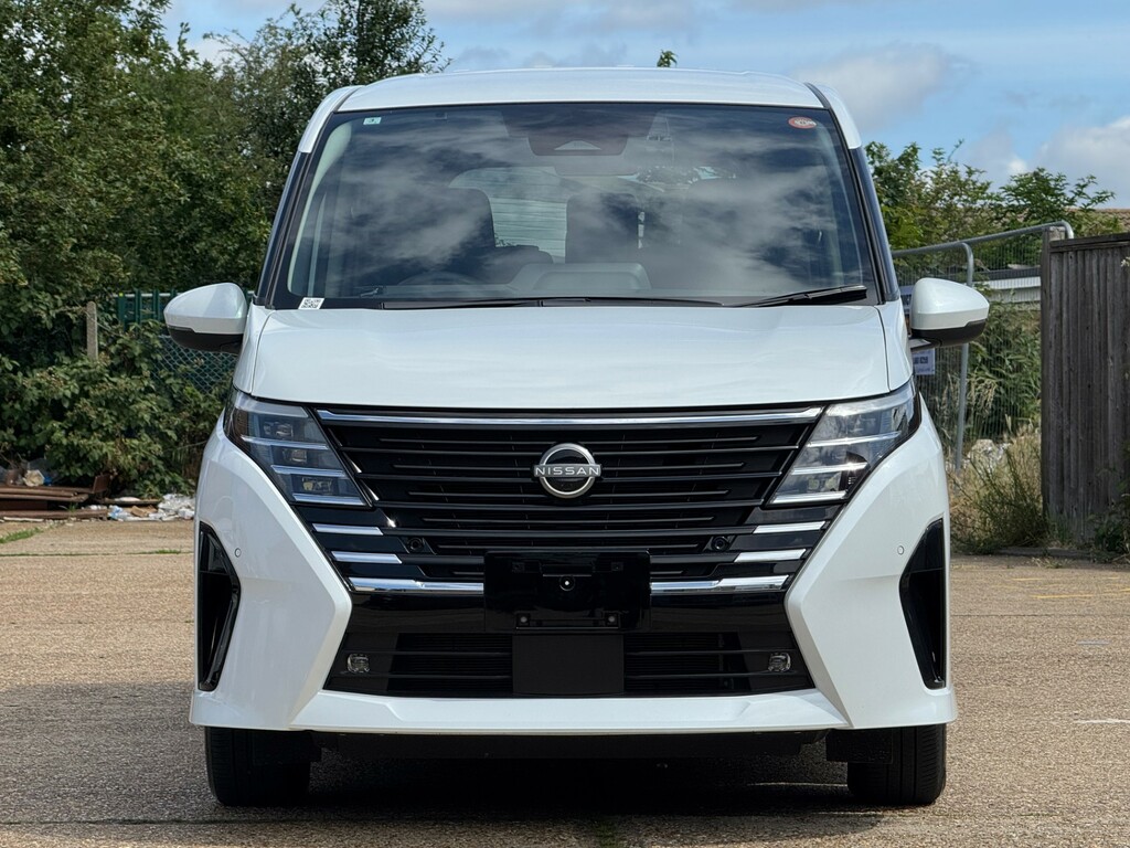 Nissan Serena Mpv White #2