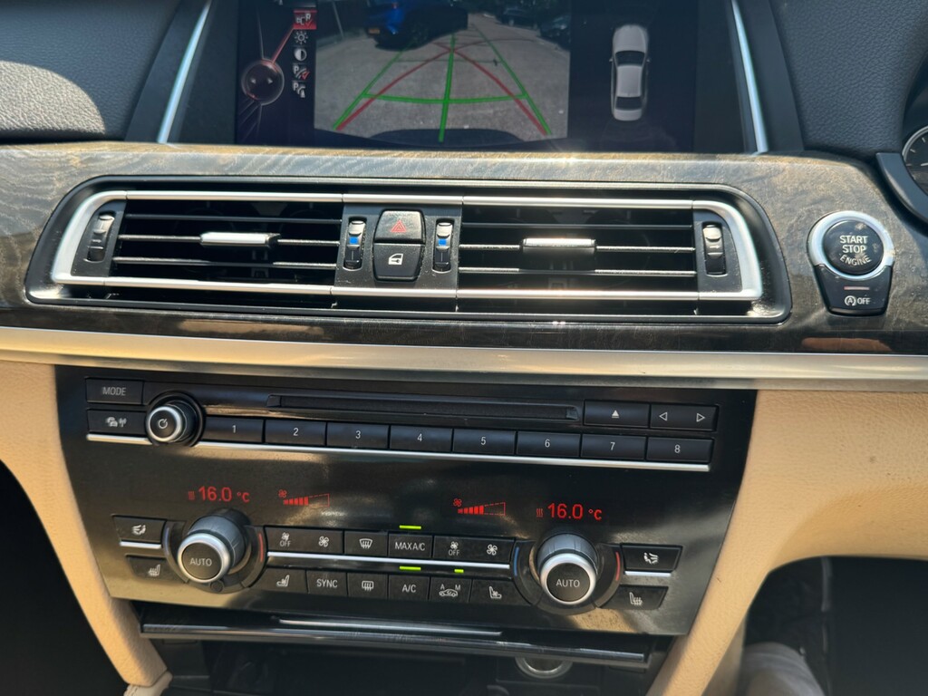 BMW 7 Series 3.0 730D M Sport White #33