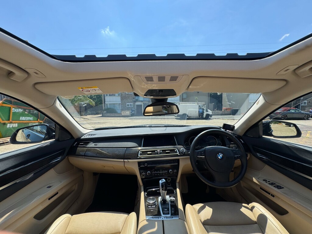 BMW 7 Series 3.0 730D M Sport White #26