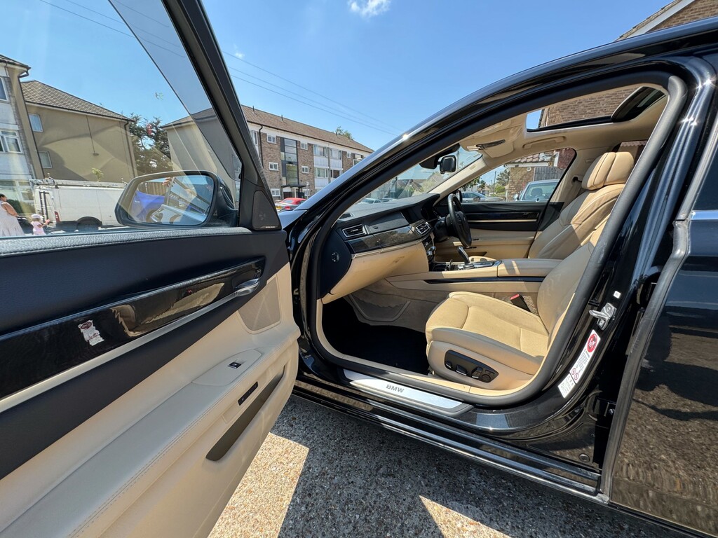 BMW 7 Series 3.0 730D M Sport White #18