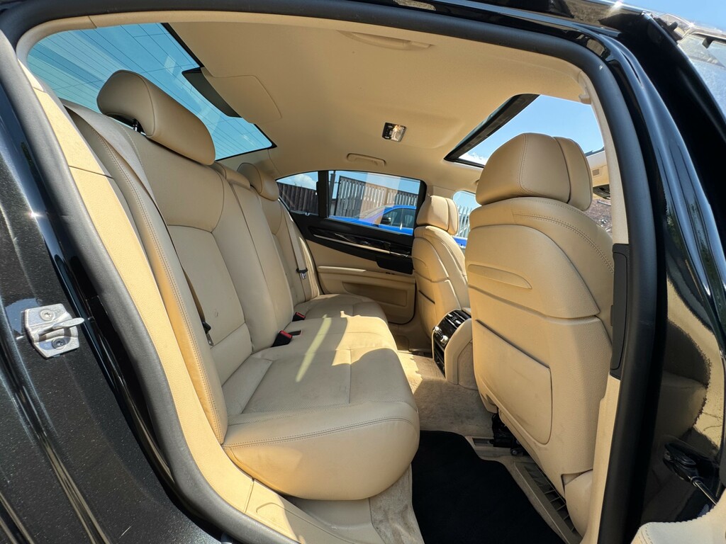BMW 7 Series 3.0 730D M Sport White #23
