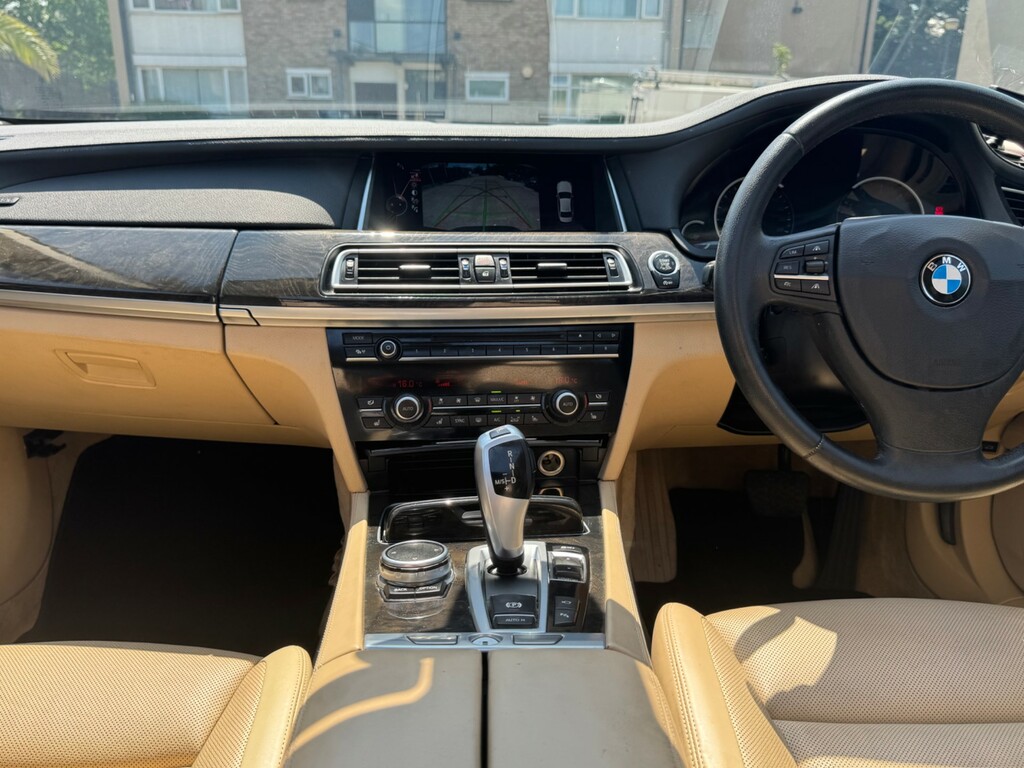 BMW 7 Series 3.0 730D M Sport White #29