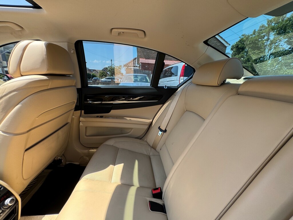 BMW 7 Series 3.0 730D M Sport White #22