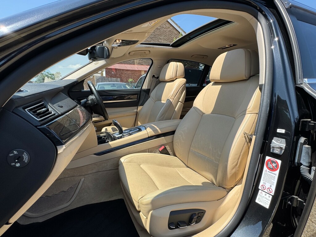 BMW 7 Series 3.0 730D M Sport White #13