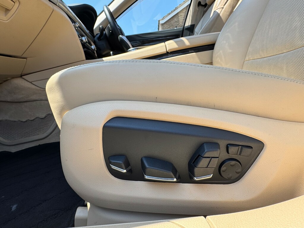 BMW 7 Series 3.0 730D M Sport White #38