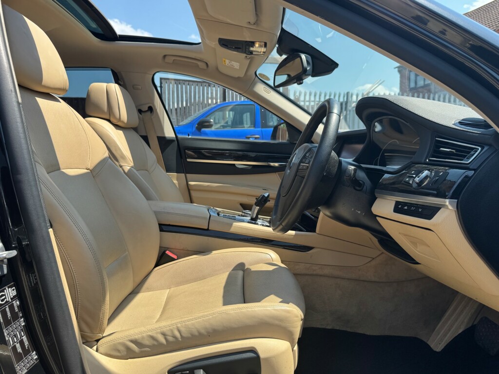 BMW 7 Series 3.0 730D M Sport White #16