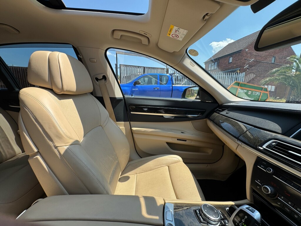 BMW 7 Series 3.0 730D M Sport White #15