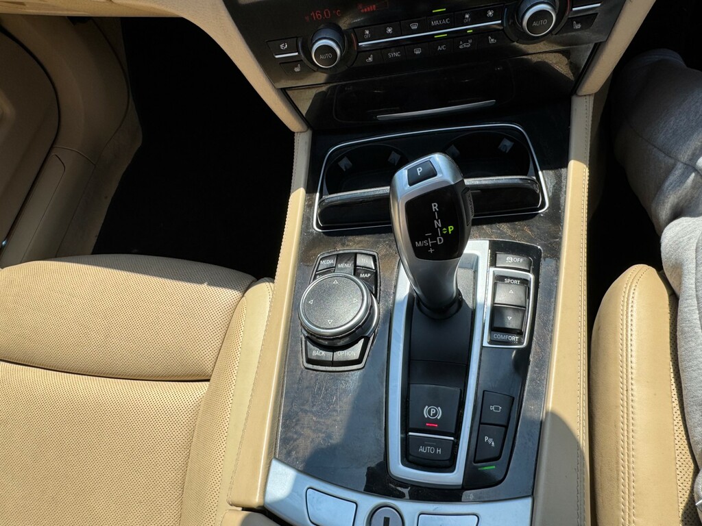 BMW 7 Series 3.0 730D M Sport White #30