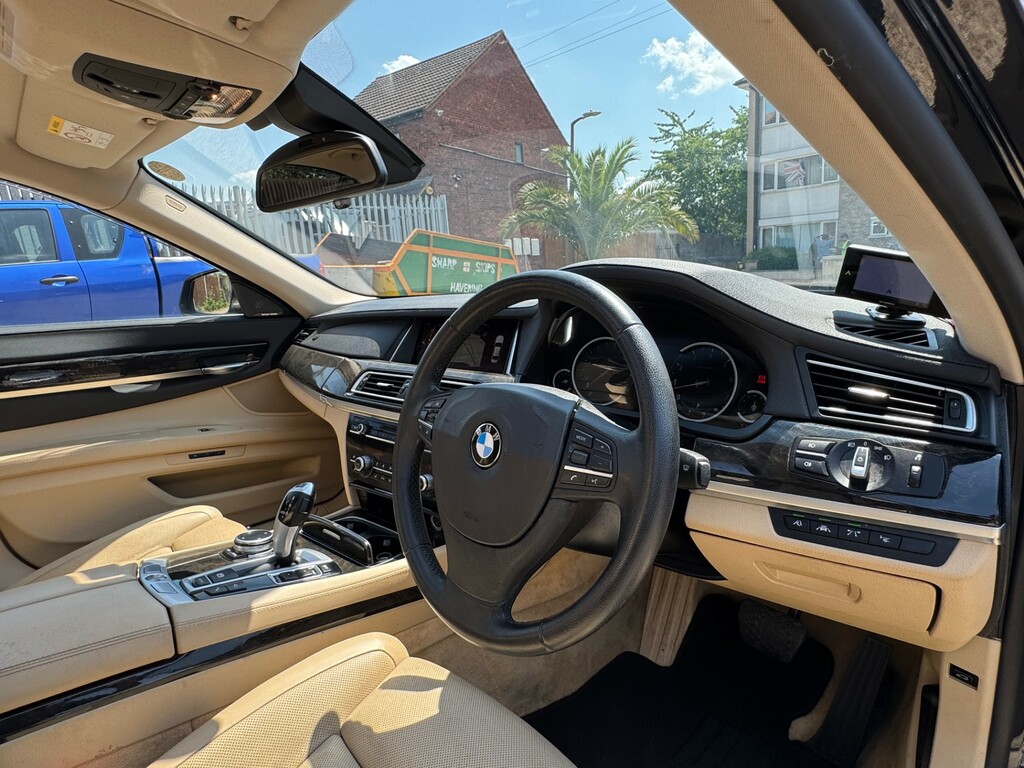 BMW 7 Series 3.0 730D M Sport White #9