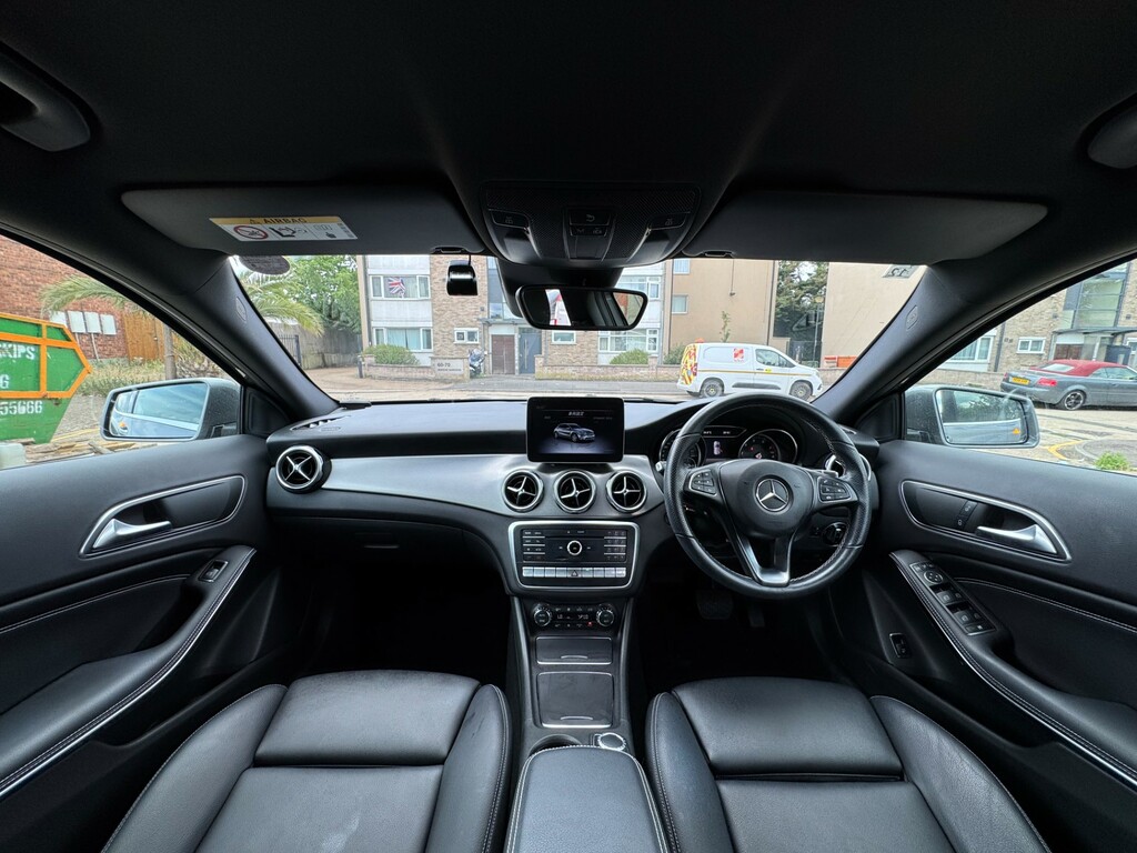 Mercedes-Benz GLA Class 180 Urban Edition Red #25