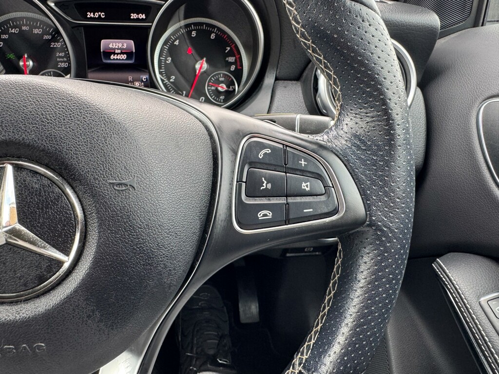 Mercedes-Benz GLA Class 180 Urban Edition Red #46
